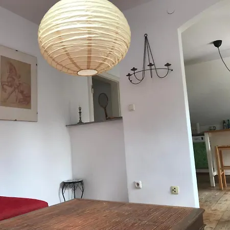 Charmante Altbau-dg-wohnung Apartamento