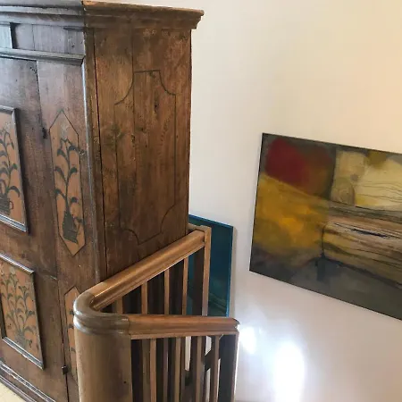아파트 Charmante Altbau-dg-wohnung