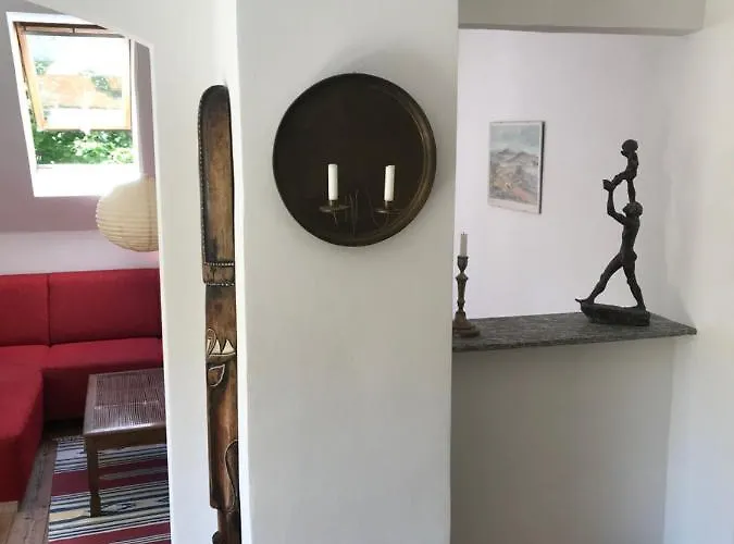 Charmante Altbau-dg-wohnung *
