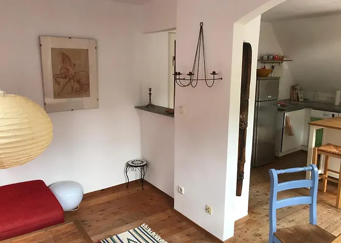 Charmante Altbau-dg-wohnung *