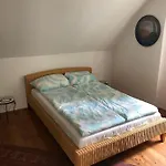 Charmante Altbau-dg-wohnung Munich