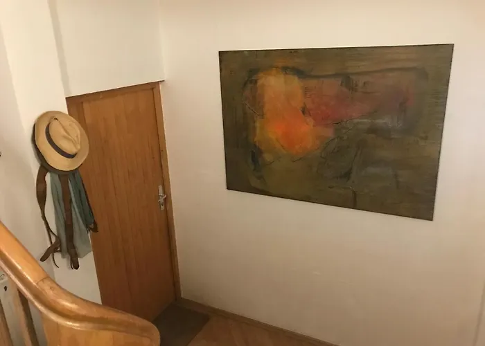 Charmante Altbau-dg-wohnung Apartamento