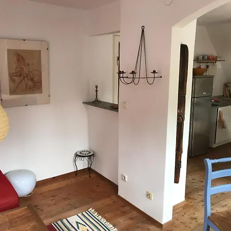 Charmante Altbau-dg-wohnung *