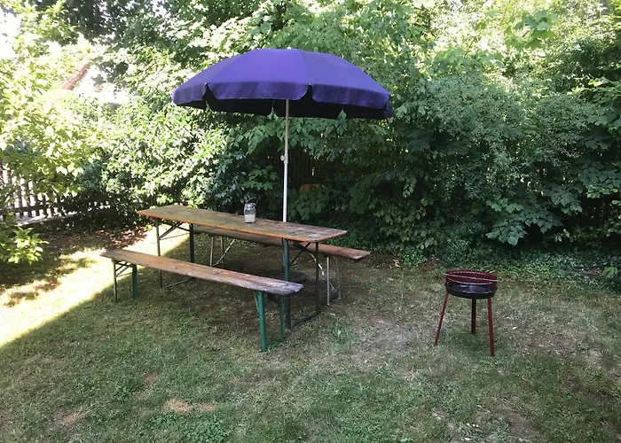 Charmante Altbau-dg-wohnung Apartmán
